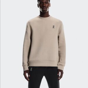 NWT On Focus Tech Crewneck
